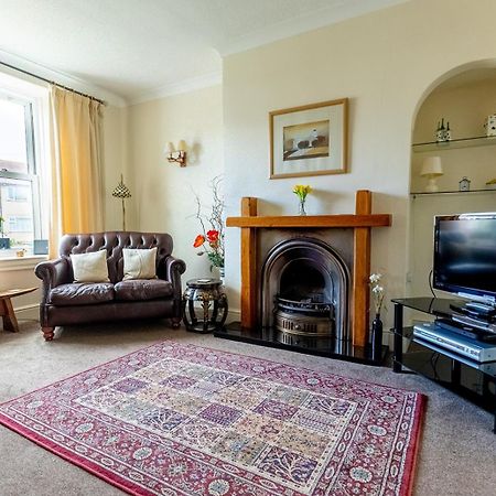 Willow Cottage - Cost 3 Bed Cottage In Penrhyn Bay With Sea Views With Access To Snowdonia Rhôs-on-Sea Exterior foto