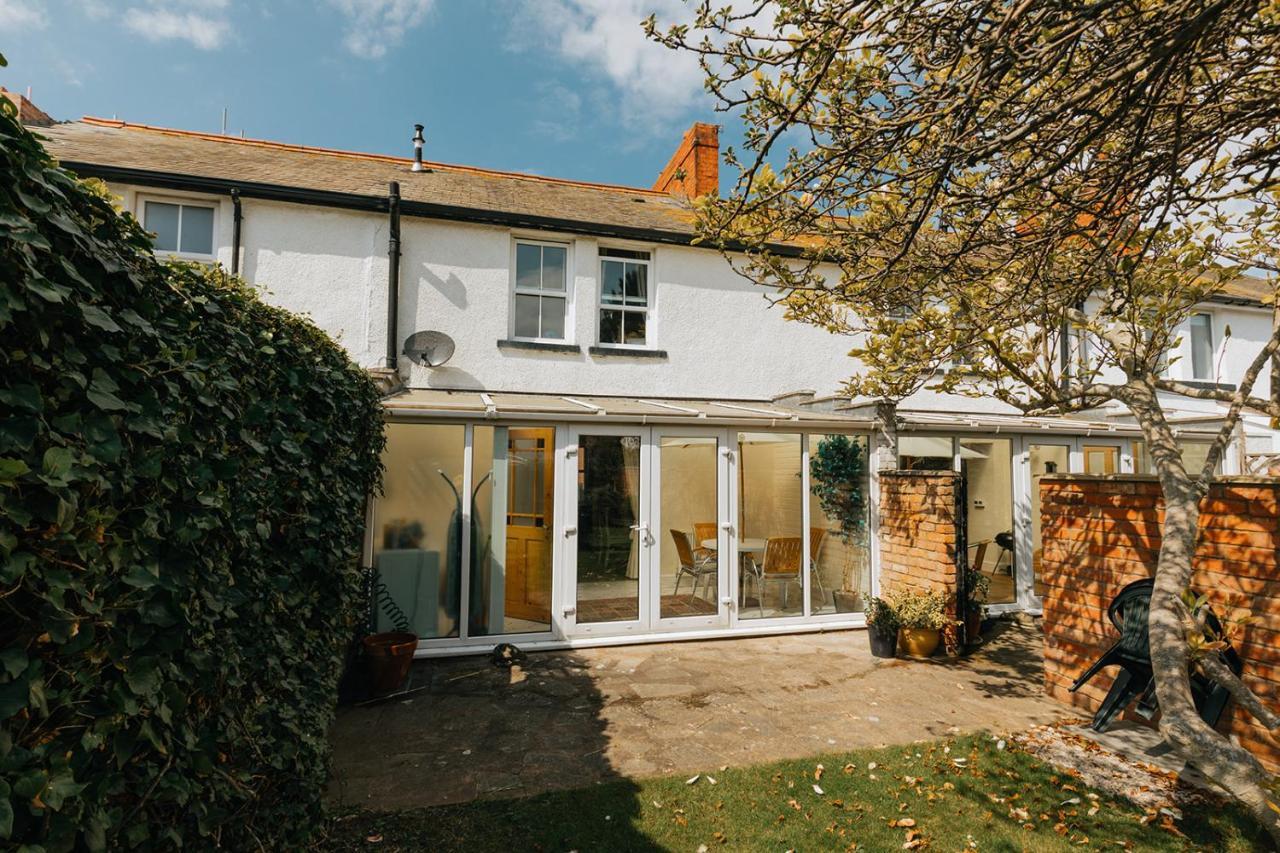 Willow Cottage - Cost 3 Bed Cottage In Penrhyn Bay With Sea Views With Access To Snowdonia Rhôs-on-Sea Exterior foto