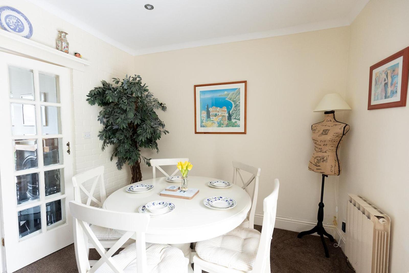 Willow Cottage - Cost 3 Bed Cottage In Penrhyn Bay With Sea Views With Access To Snowdonia Rhôs-on-Sea Exterior foto