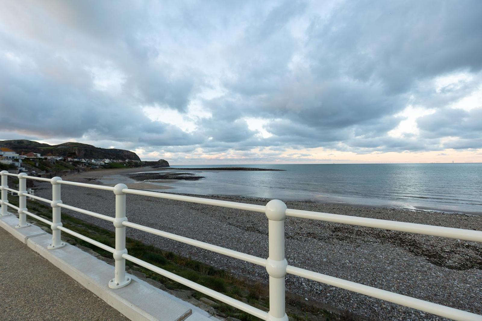 Willow Cottage - Cost 3 Bed Cottage In Penrhyn Bay With Sea Views With Access To Snowdonia Rhôs-on-Sea Exterior foto